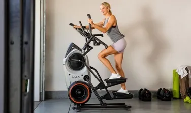 Bowflex Max Trainer M6 hybridicrosstrainer yhdistää porraskoneen ja crosstrainerin ominaisuudet tehokkaaseen kotiharjoitteluun.