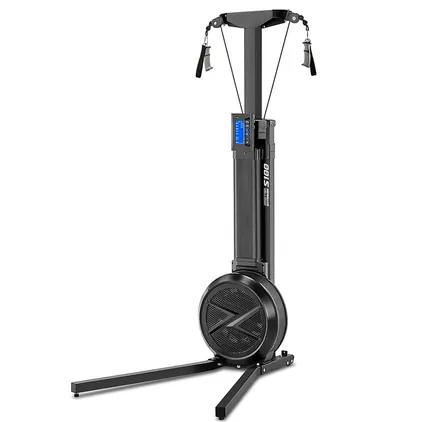 Master Fitness S100 Pro Skitrainer vapaasti seisovalla telineellä, hybridi-ilma- ja magneettivastuksella sekä digitaalisella harjoitusnäytöllä.