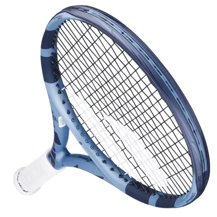 Sininen Babolat Pure Drive Lite 2025 -tennismaila valkoisella gripillä ja mustilla jänteillä.